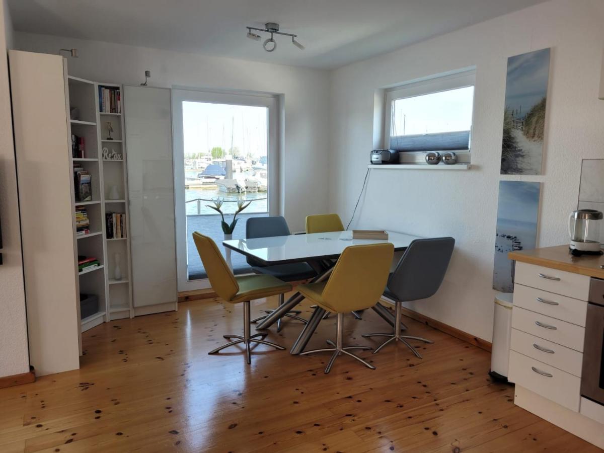 4 Sterne Dtv Floating House Hotel Kröslin Екстериор снимка