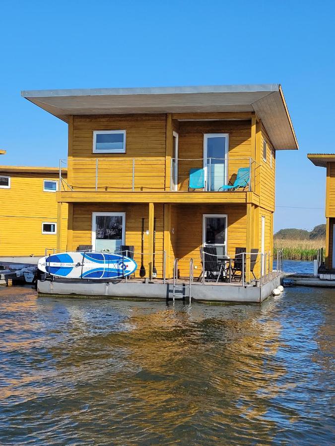 4 Sterne Dtv Floating House Hotel Kröslin Екстериор снимка